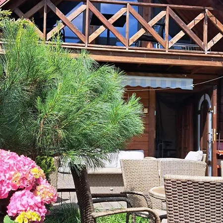 Cyprys Lodge *