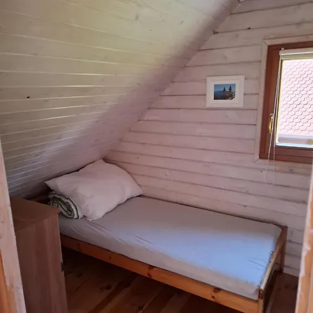 Cyprys Lodge *